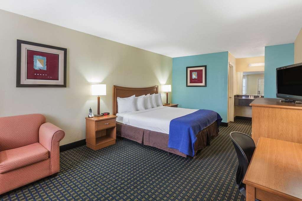 Travelodge By Wyndham Natchitoches Habitación foto