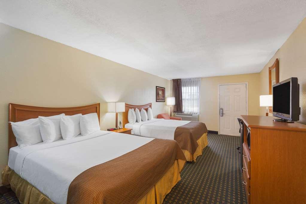 Travelodge By Wyndham Natchitoches Habitación foto